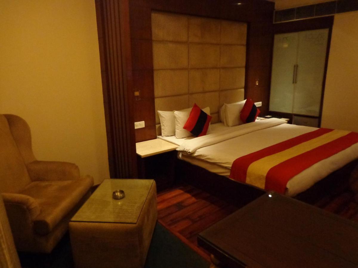Hotel Aura - New Delhi Railway Station Quarto foto