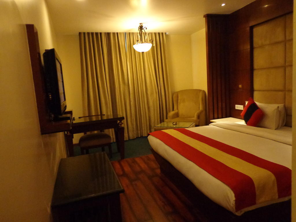 Hotel Aura - New Delhi Railway Station Exterior foto
