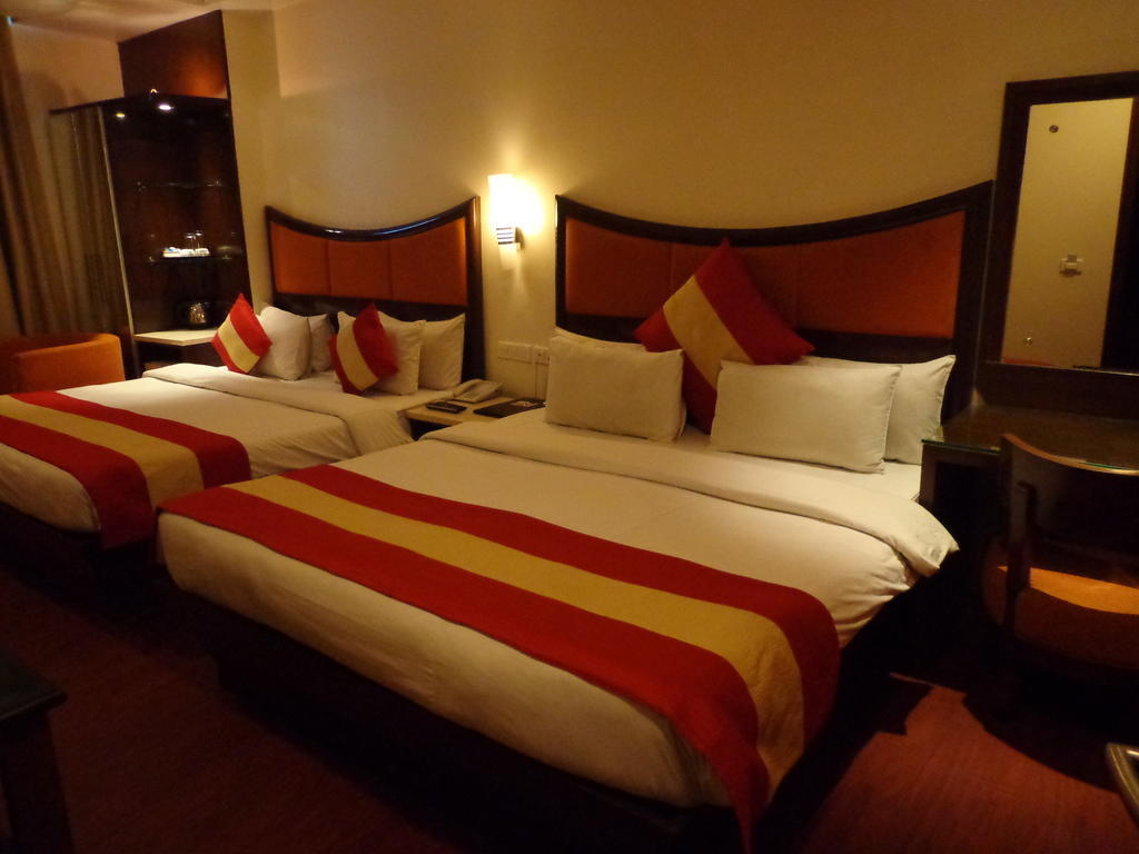 Hotel Aura - New Delhi Railway Station Exterior foto