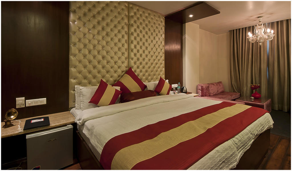 Hotel Aura - New Delhi Railway Station Exterior foto