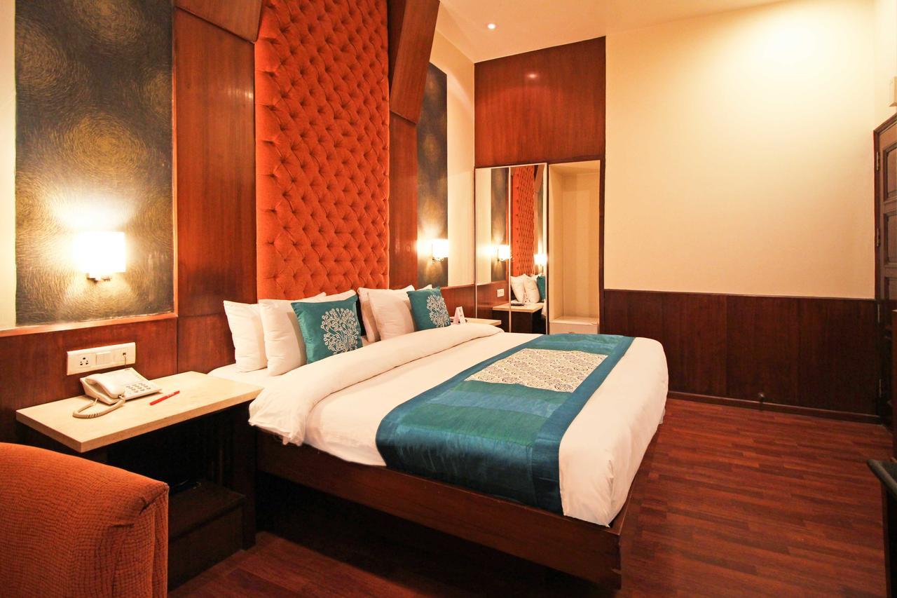 Hotel Aura - New Delhi Railway Station Exterior foto