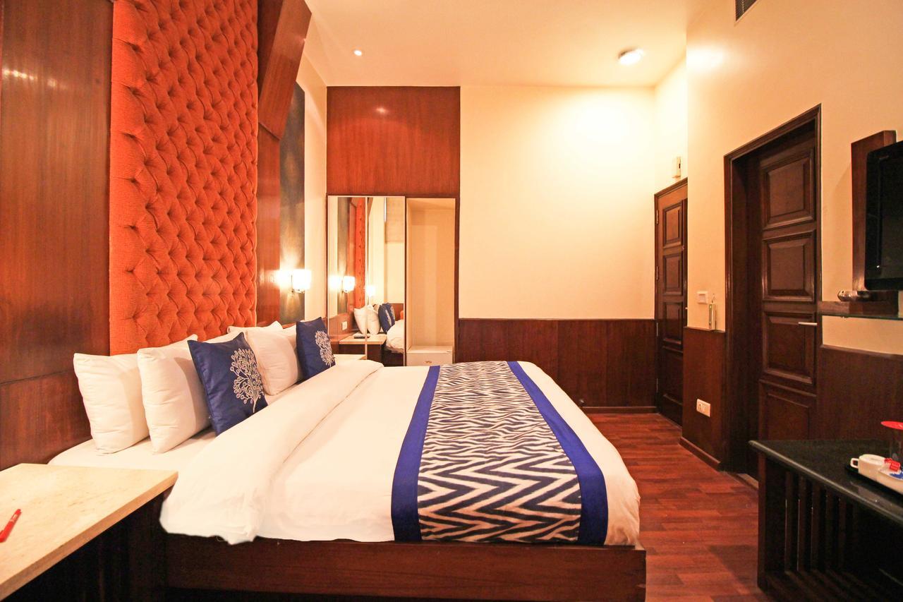 Hotel Aura - New Delhi Railway Station Exterior foto