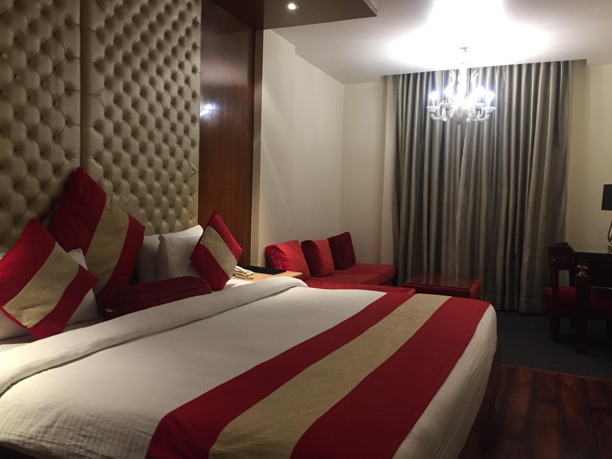 Hotel Aura - New Delhi Railway Station Exterior foto