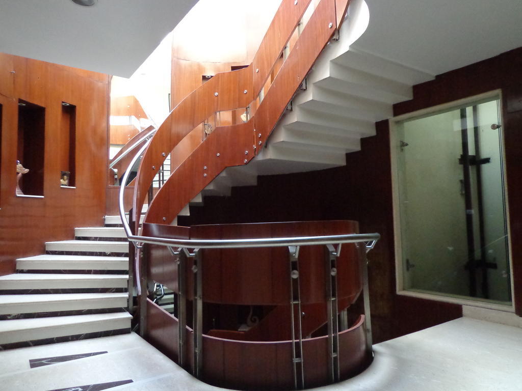 Hotel Aura - New Delhi Railway Station Exterior foto