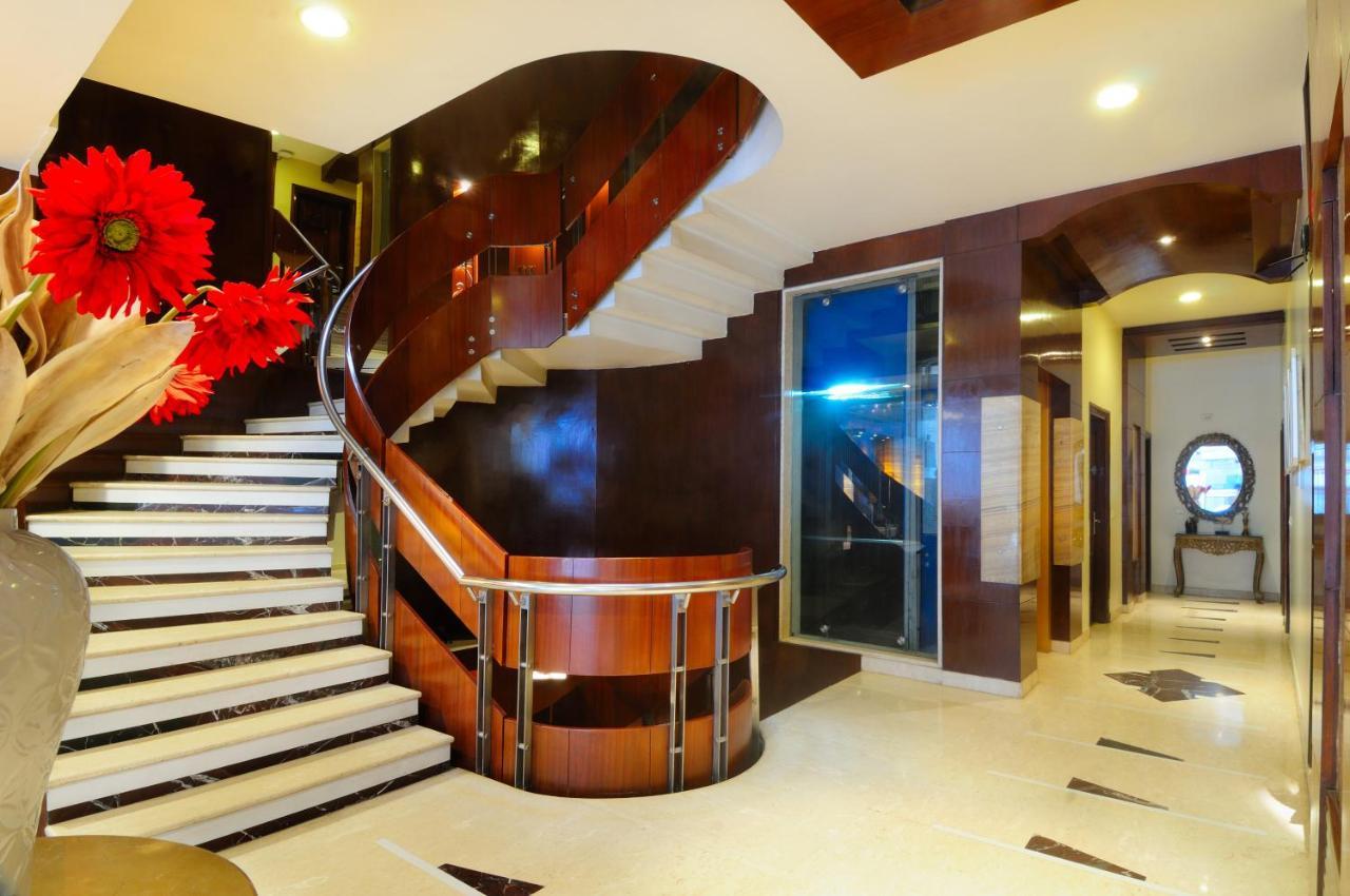 Hotel Aura - New Delhi Railway Station Exterior foto