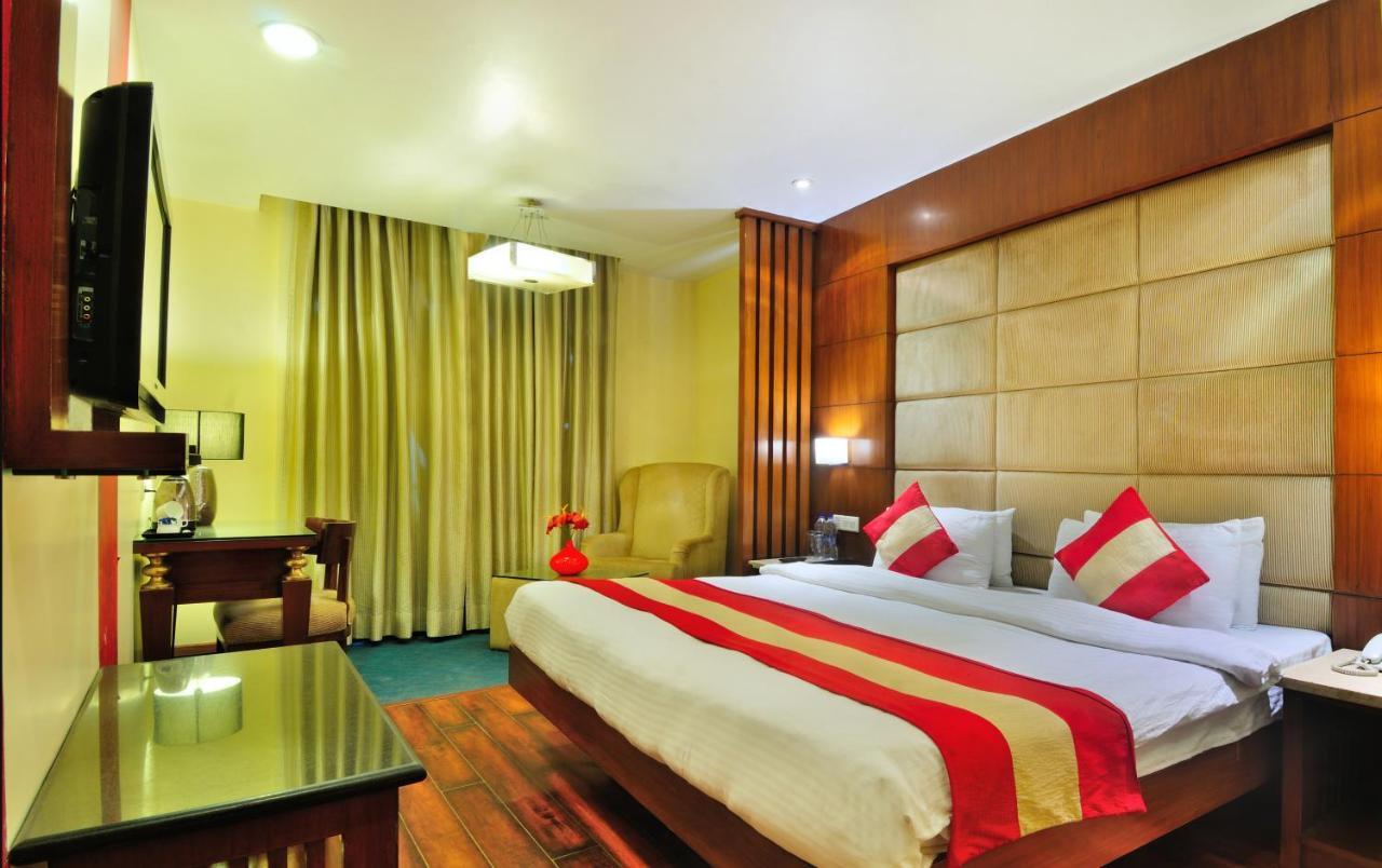 Hotel Aura - New Delhi Railway Station Exterior foto