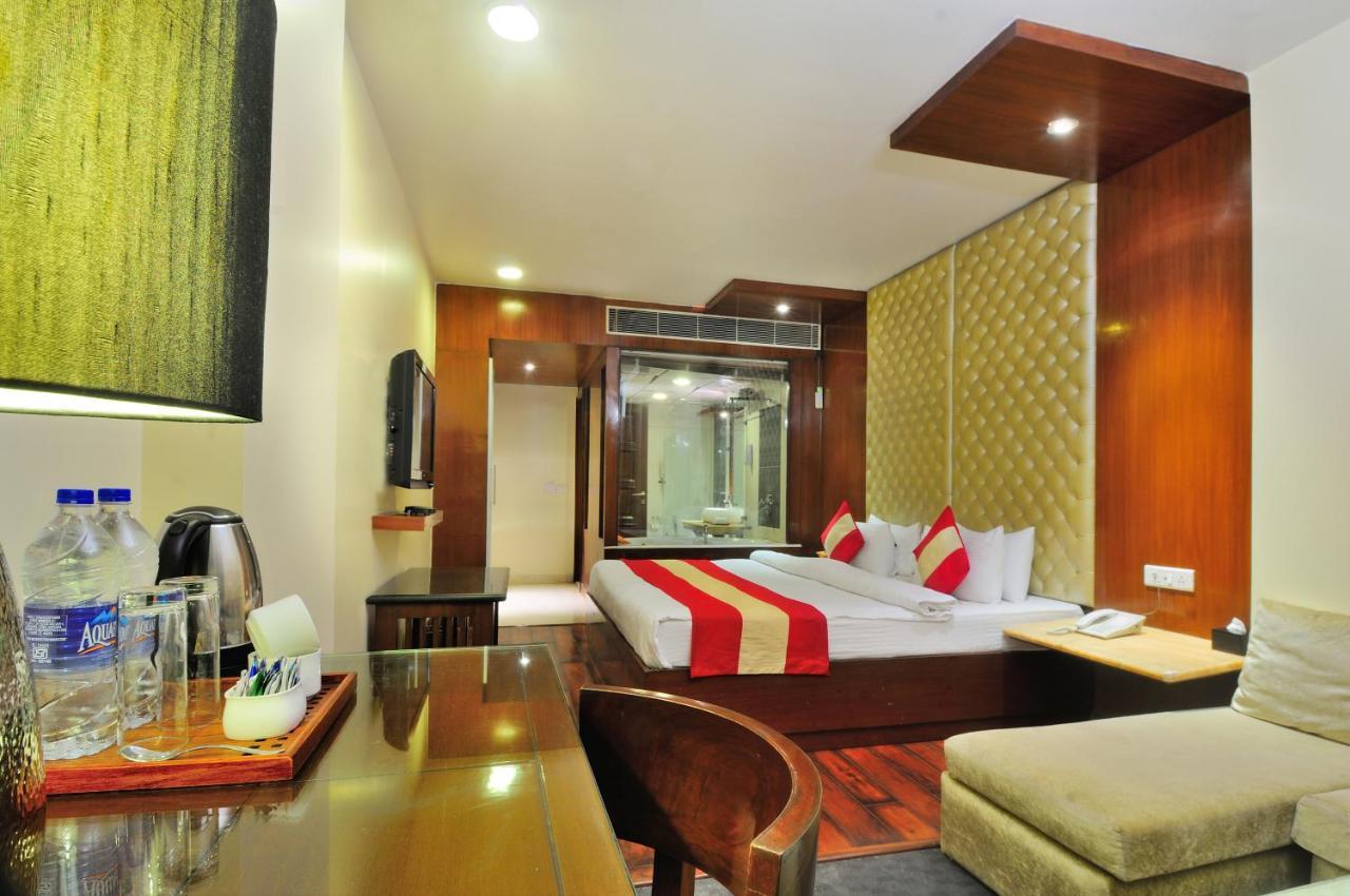 Hotel Aura - New Delhi Railway Station Exterior foto
