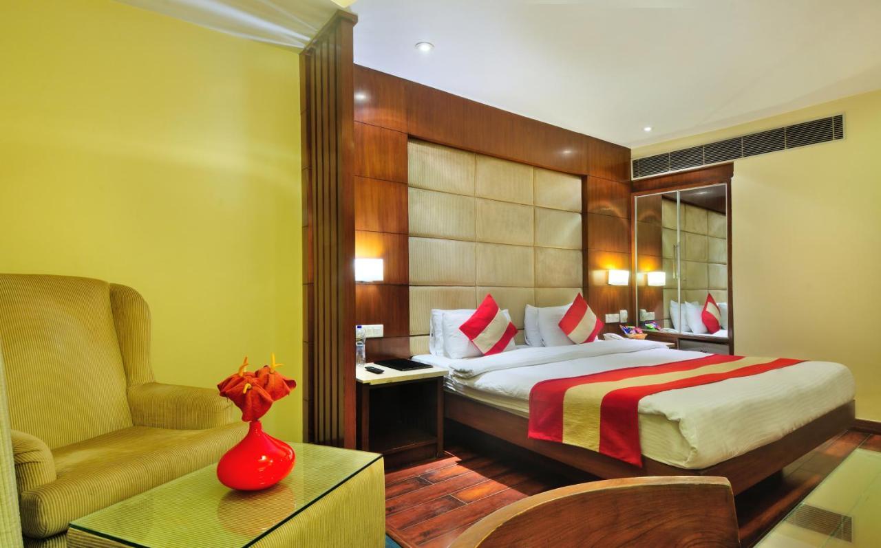 Hotel Aura - New Delhi Railway Station Exterior foto