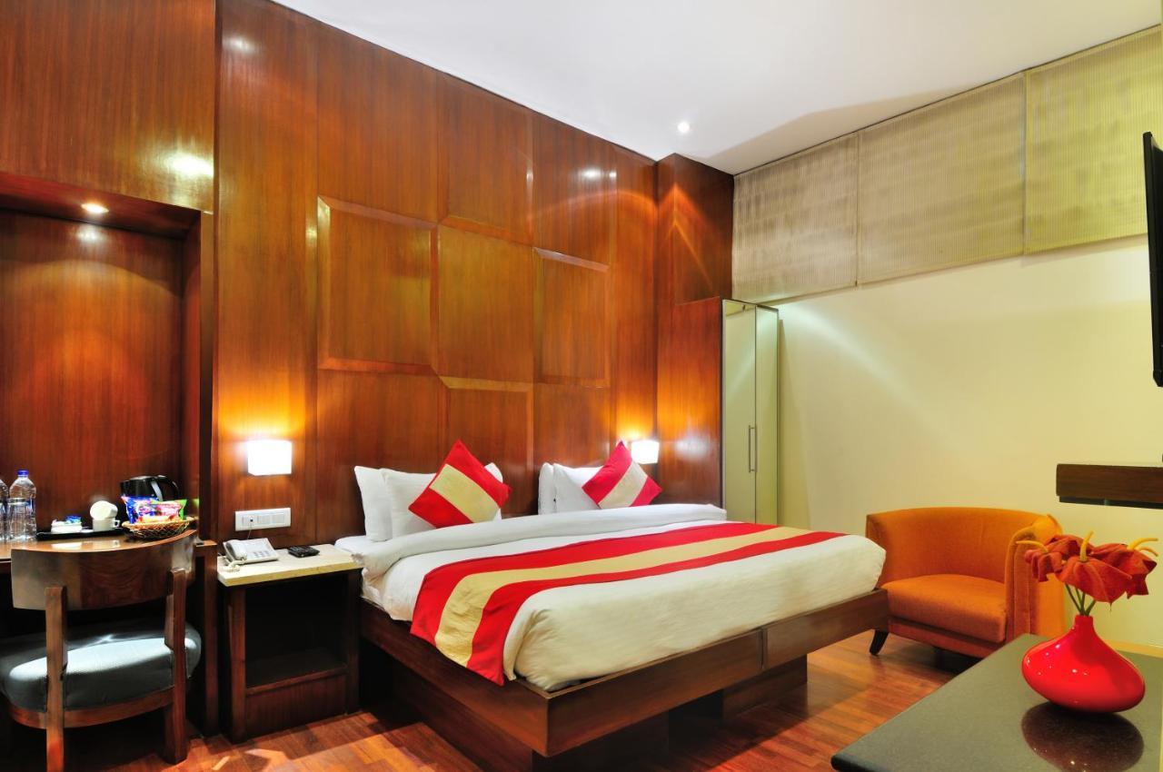 Hotel Aura - New Delhi Railway Station Exterior foto