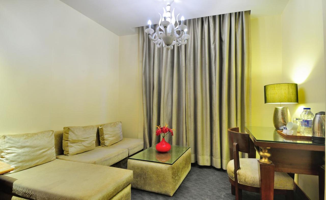 Hotel Aura - New Delhi Railway Station Exterior foto